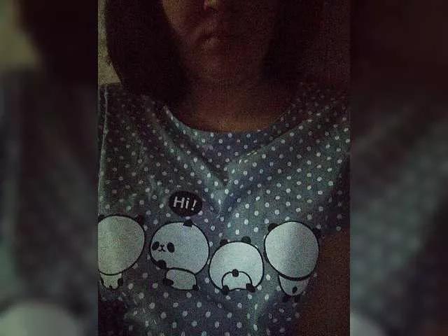 Offline Mia883 on BongaCams