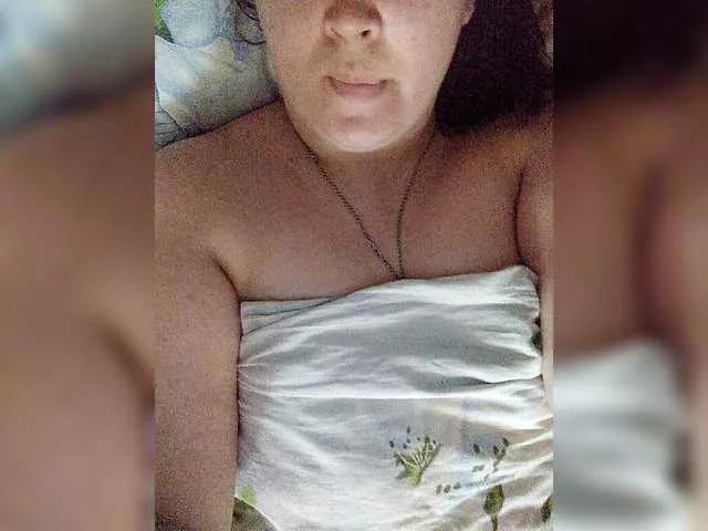 Offline Mia883 on BongaCams