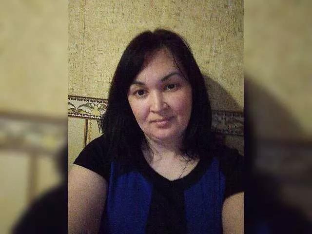 Offline Mia883 on BongaCams