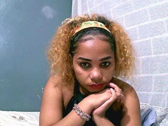 Offline Monica1612 on BongaCams