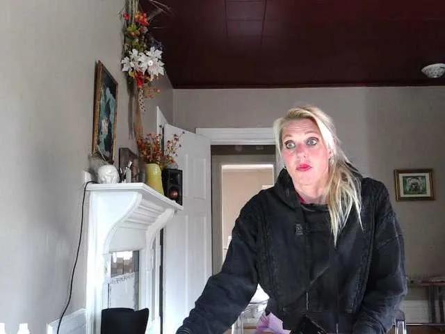 Offline mylfGlama on BongaCams