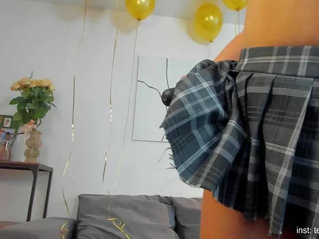 Freechat Naomimif on BongaCams