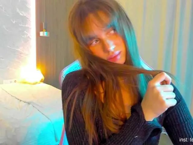 Freechat Naomimif on BongaCams