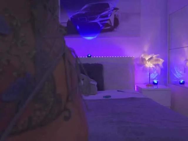 Oddetteblackk1 on BongaCams 