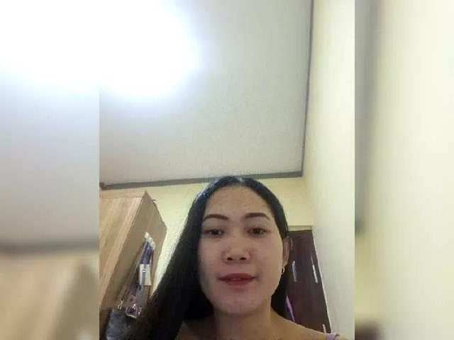 Offline Pinky121 on BongaCams