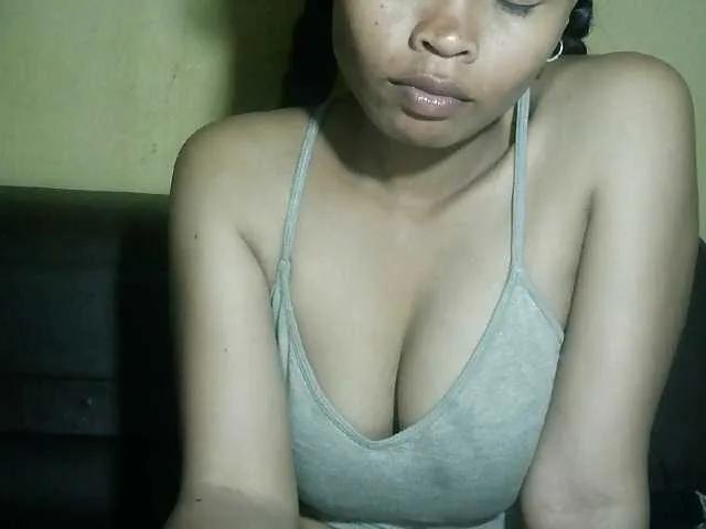 Pussy01lips on BongaCams 