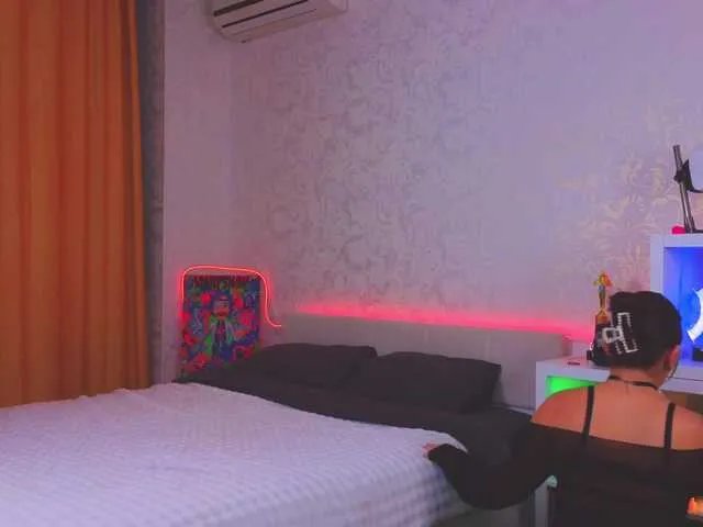 Freechat RenaWong on BongaCams