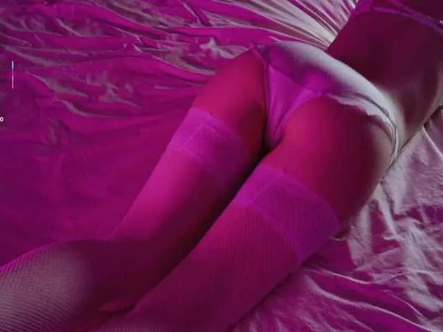 Offline SalutChristine on BongaCams