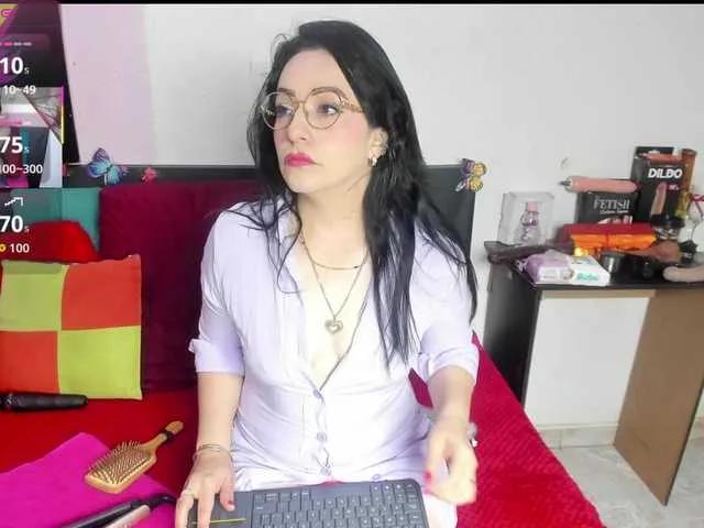 Offline scarlett40 on BongaCams