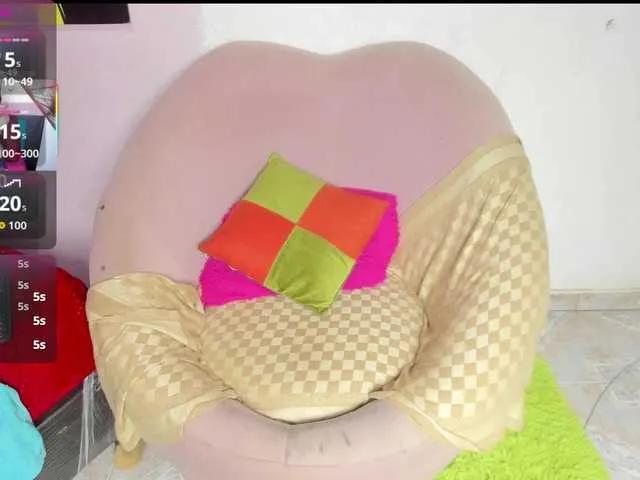 Offline scarlett40 on BongaCams