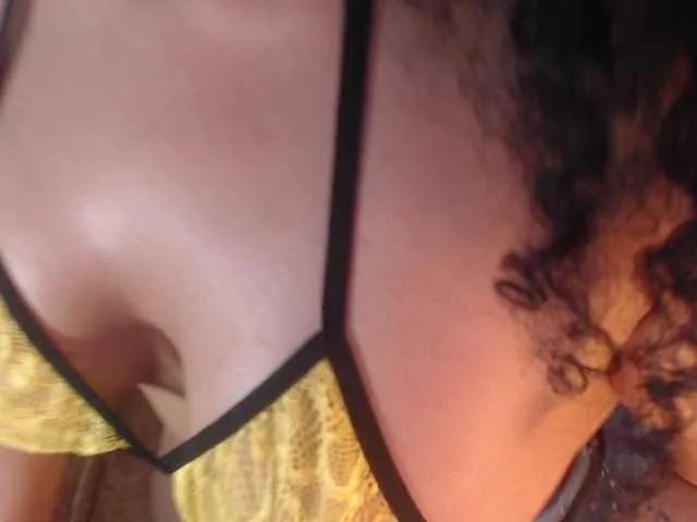 Freechat sofiacowperx on BongaCams