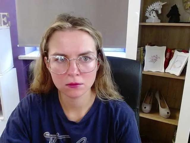 Offline soft-zoey on BongaCams