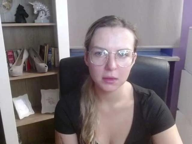 Offline soft-zoey on BongaCams