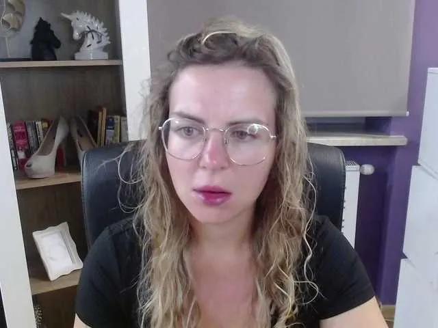 Offline soft-zoey on BongaCams