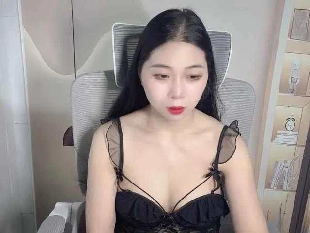 Freechat Strawberry18 on BongaCams