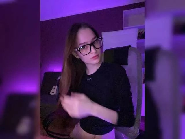 whiteTEAa on BongaCams