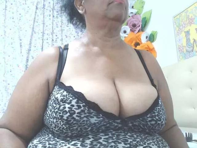 Yayishotsexyw on BongaCams 