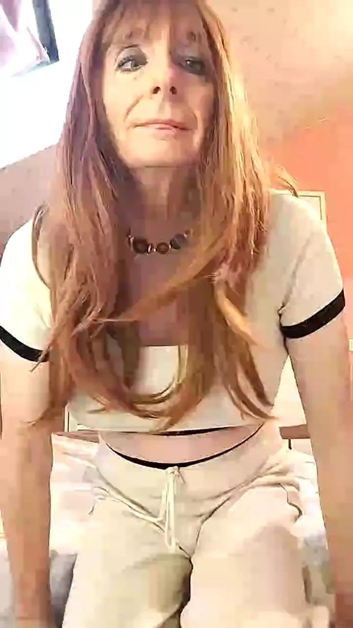 Saabrinaahot on Cam4 