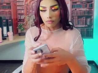emeli-roushot on CamSoda 