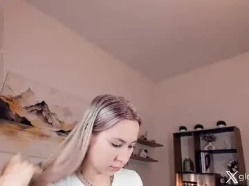 Freechat _golden_moon_ on Chaturbate