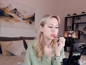 Freechat _golden_moon_ on Chaturbate