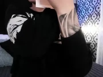 Freechat adeelinee on Chaturbate