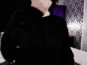 Freechat adeelinee on Chaturbate