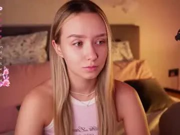 Freechat alodiaacomb on Chaturbate