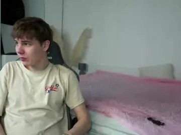 Away andyjey_ on Chaturbate