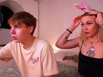 Away andyjey_ on Chaturbate