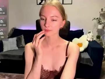 Freechat autumnroginson on Chaturbate