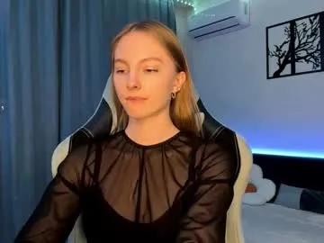 Freechat autumnroginson on Chaturbate