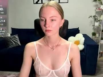 Freechat autumnroginson on Chaturbate