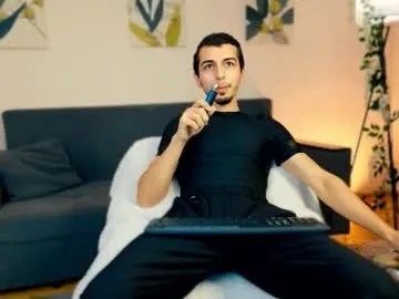 Freechat barbarboss on Chaturbate