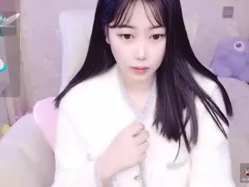 Freechat bell_cs on Chaturbate