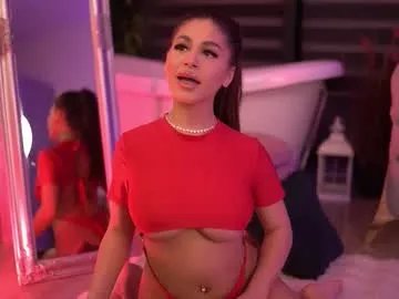 Freechat bellanoirre on Chaturbate