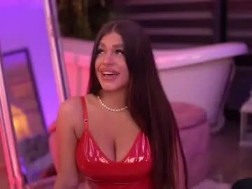 Freechat bellanoirre on Chaturbate