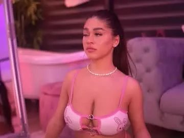 Freechat bellanoirre on Chaturbate