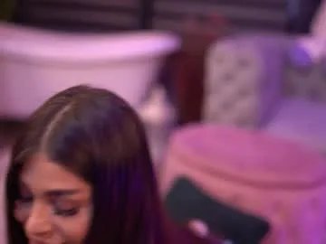 Freechat bellanoirre on Chaturbate