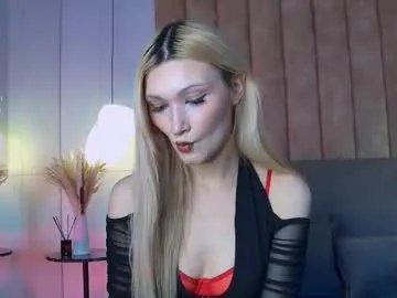 Freechat carolreeves on Chaturbate