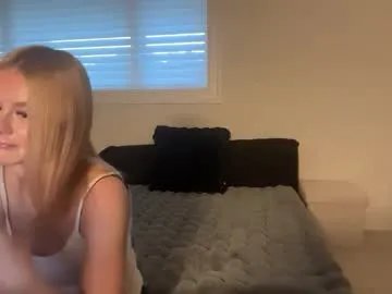 Freechat chloeros3e on Chaturbate
