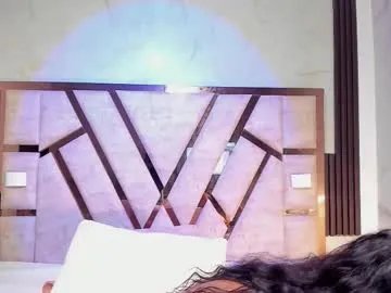 Freechat cristhinbrown on Chaturbate