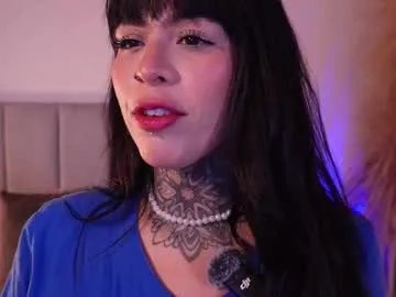 Freechat curvyliciouss on Chaturbate