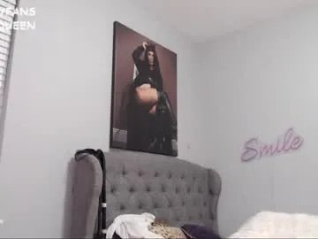 Freechat curvymodelmilf on Chaturbate