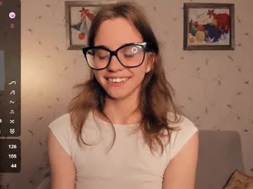 Freechat cutefluffy on Chaturbate