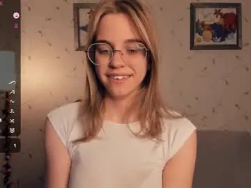 Freechat cutefluffy on Chaturbate