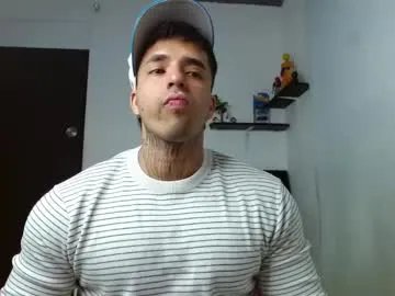 Freechat darius_phoenix on Chaturbate