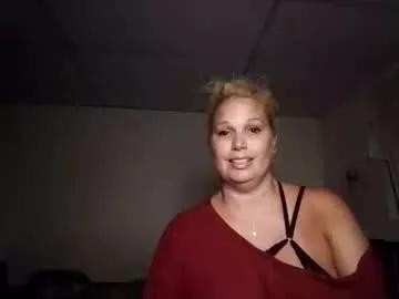 deedeemarie02 on Chaturbate 