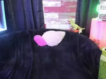 Freechat elle4you on Chaturbate