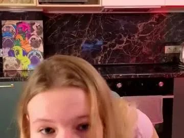 Freechat emilyhewell on Chaturbate